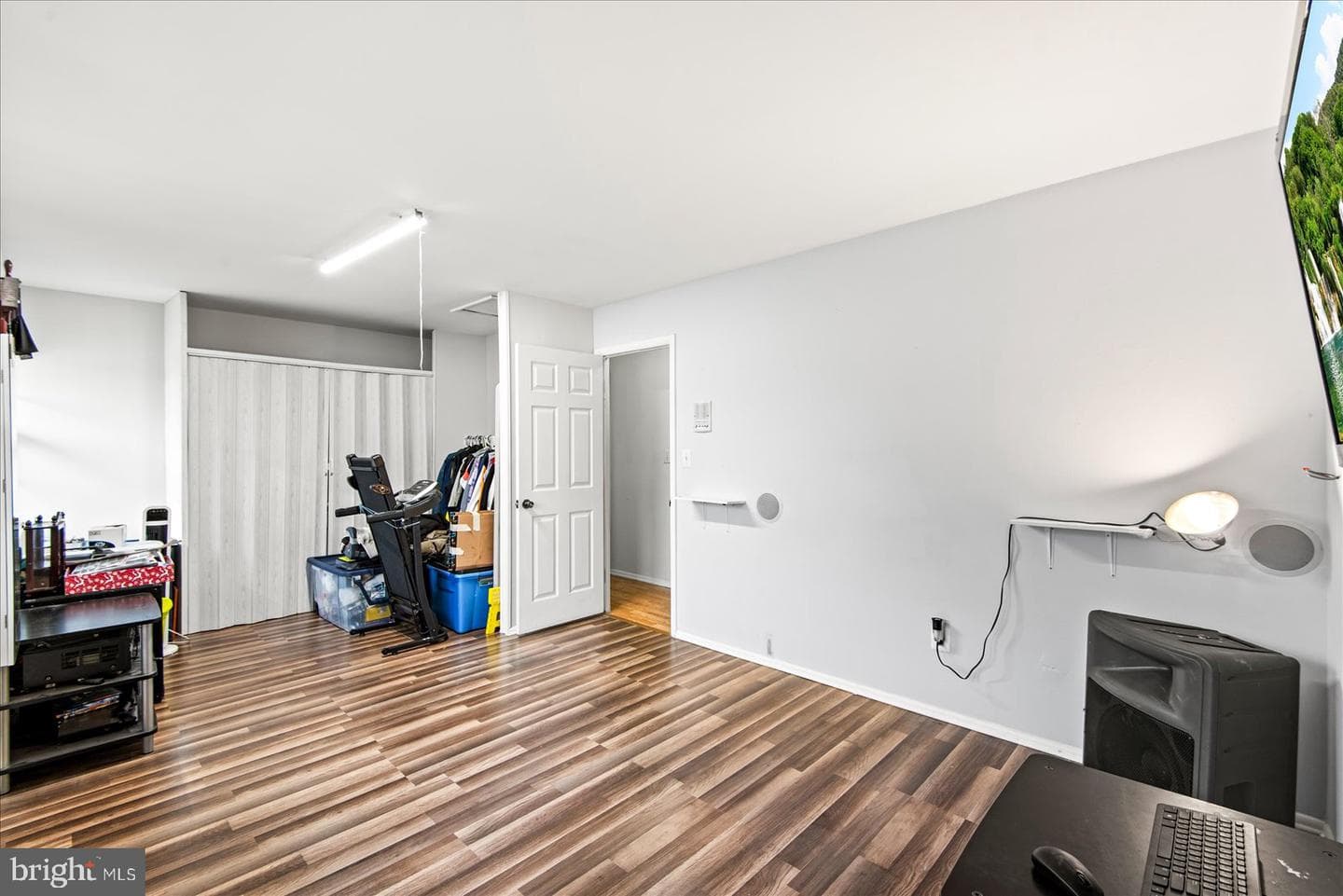 7986 Deward Court photo 20