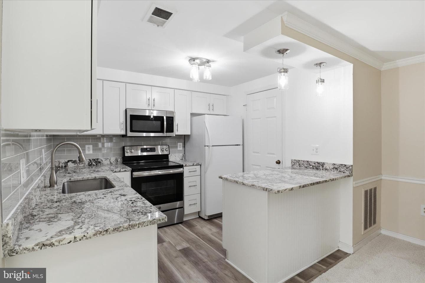 12318 Wadsworth Way photo 8