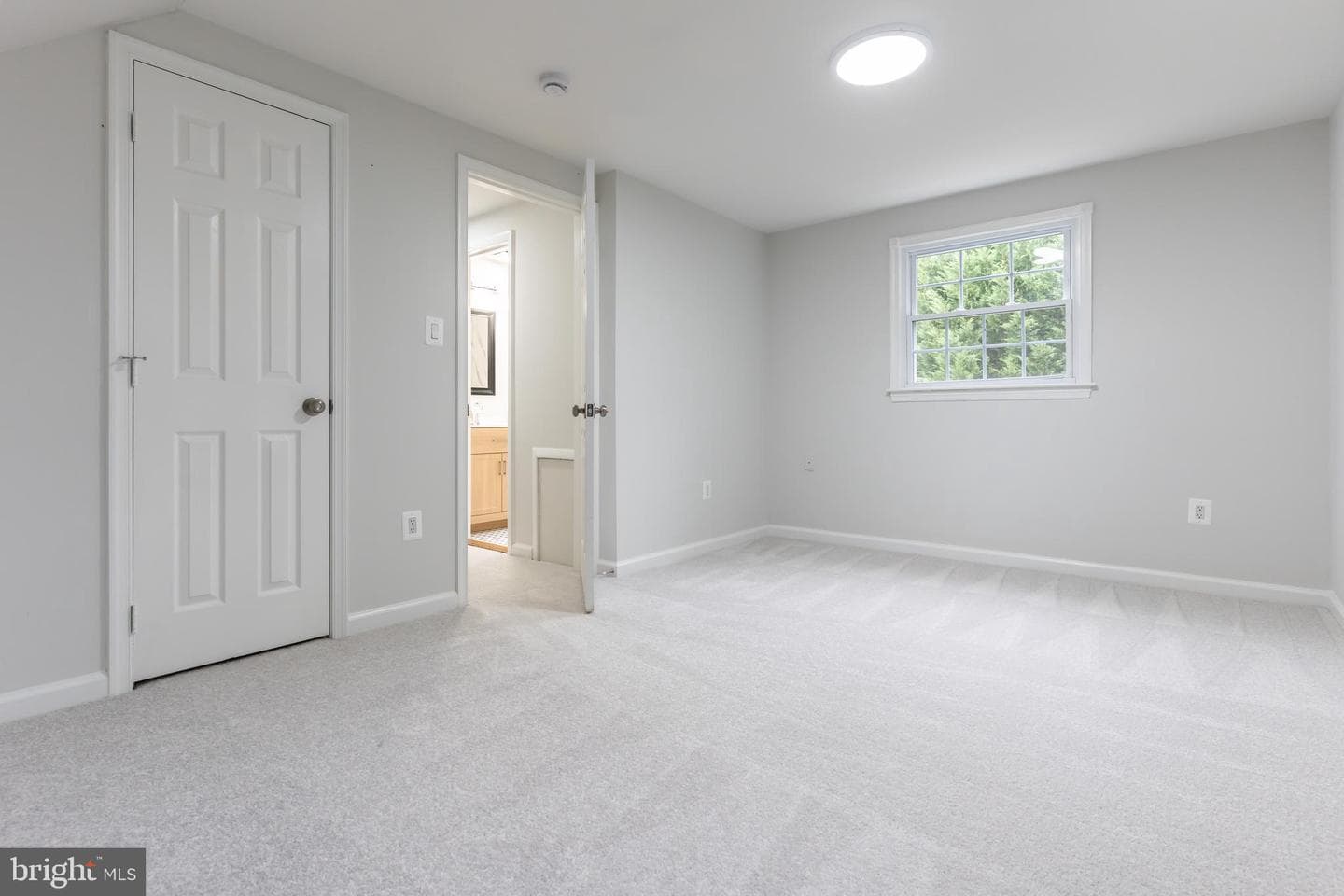 9400 Chatham Street photo 31