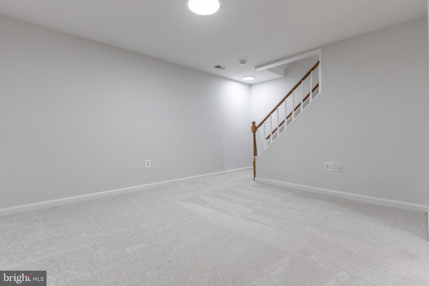9400 Chatham Street photo 34