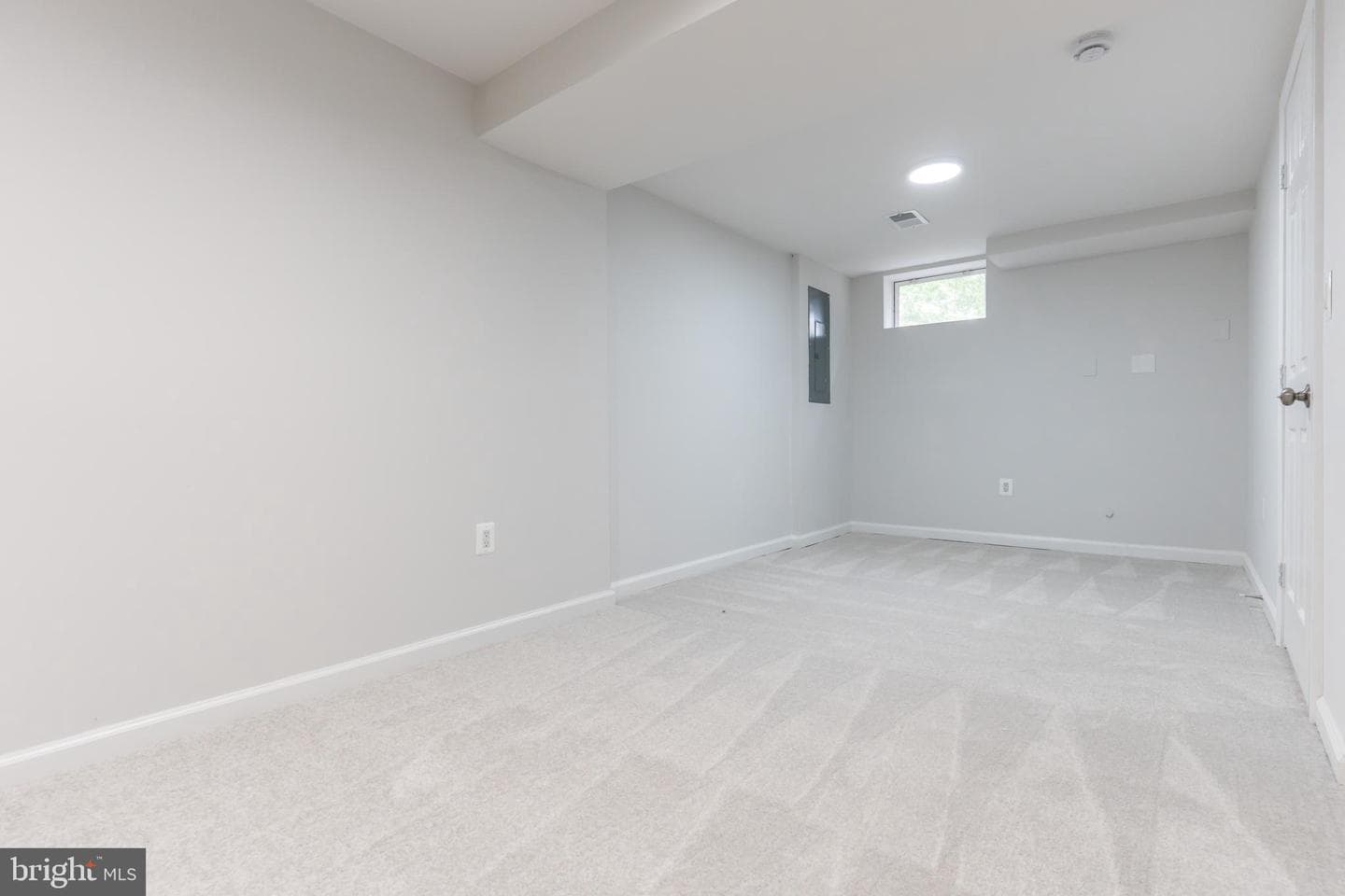 9400 Chatham Street photo 41