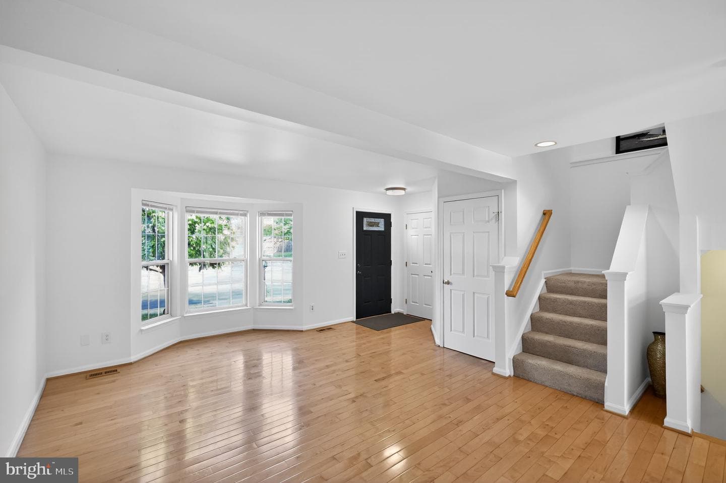 9053 Falcon Glen Court photo 2
