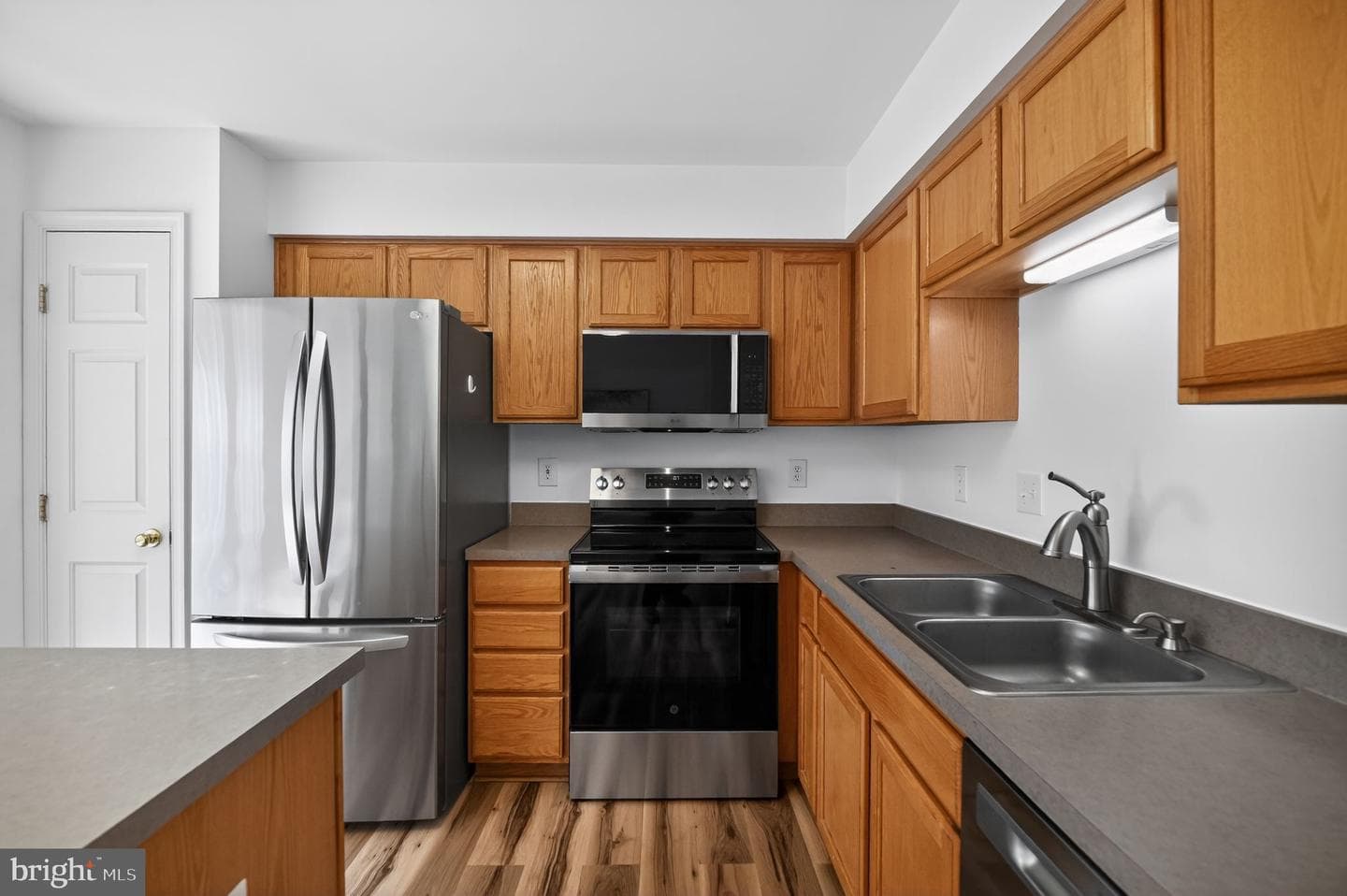 9053 Falcon Glen Court photo 4