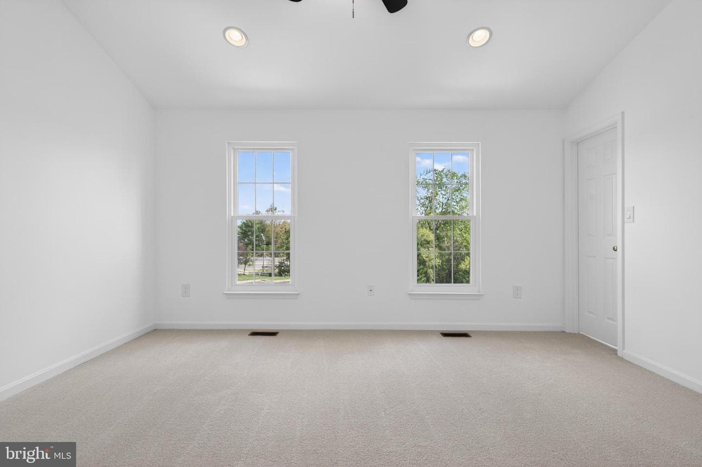 9000 Falcon Glen Court photo 29