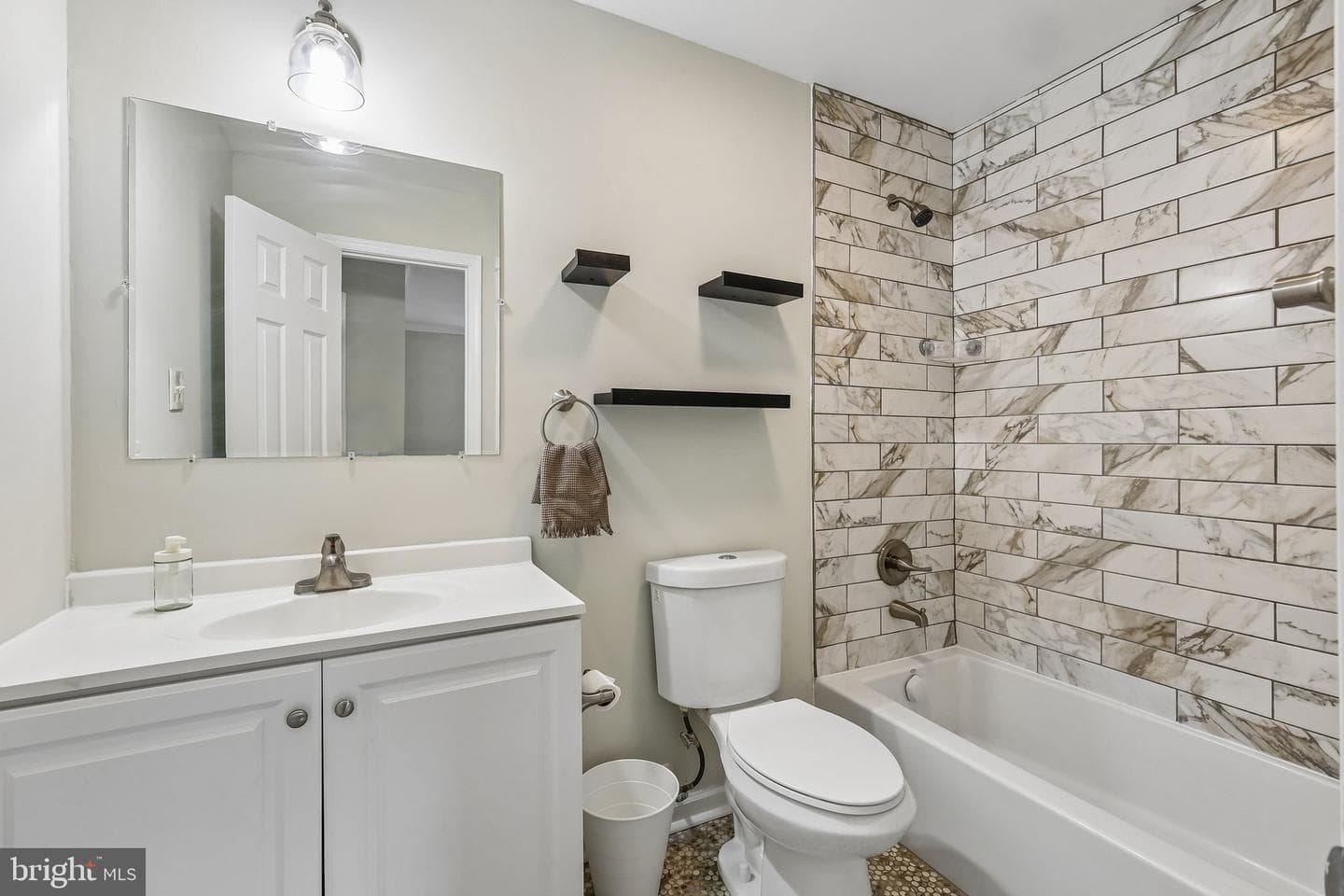 13811 Greenwood Drive photo 13