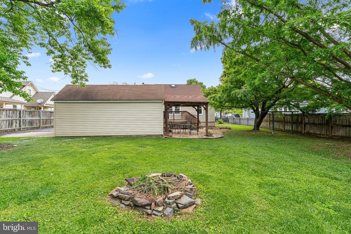 13406 Woodbridge Street photo 14