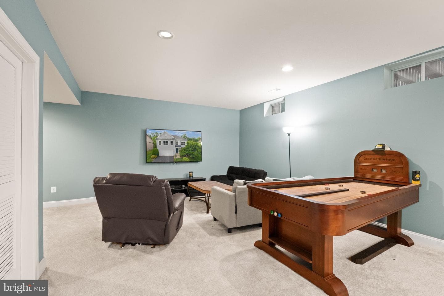 6874 Noyes Avenue photo 34
