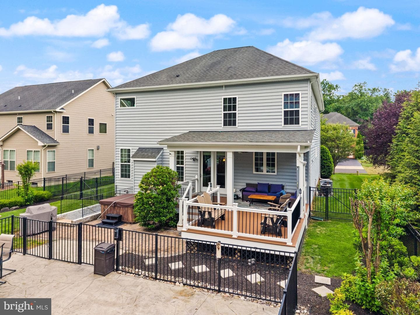6874 Noyes Avenue photo 39