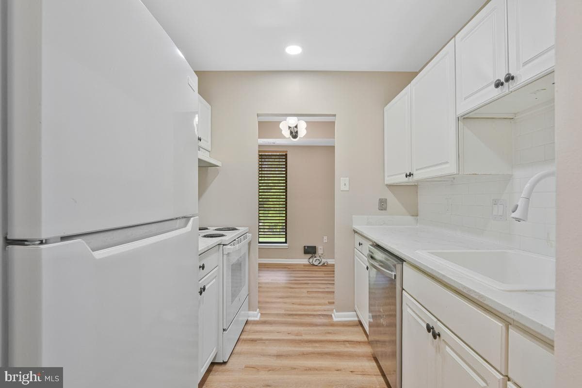 7589 Margate Court #201 photo 9