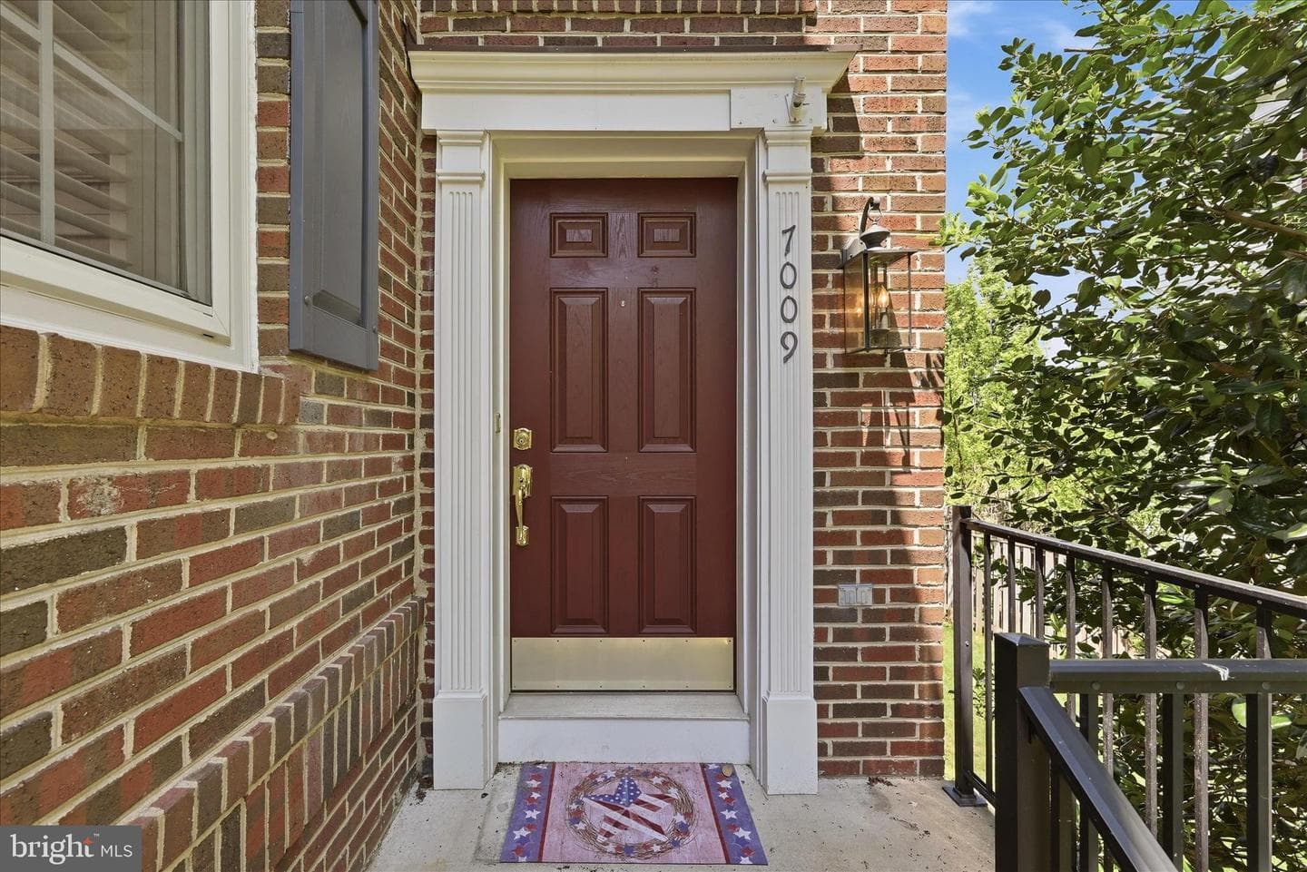 7009 Courtyard Way photo 2