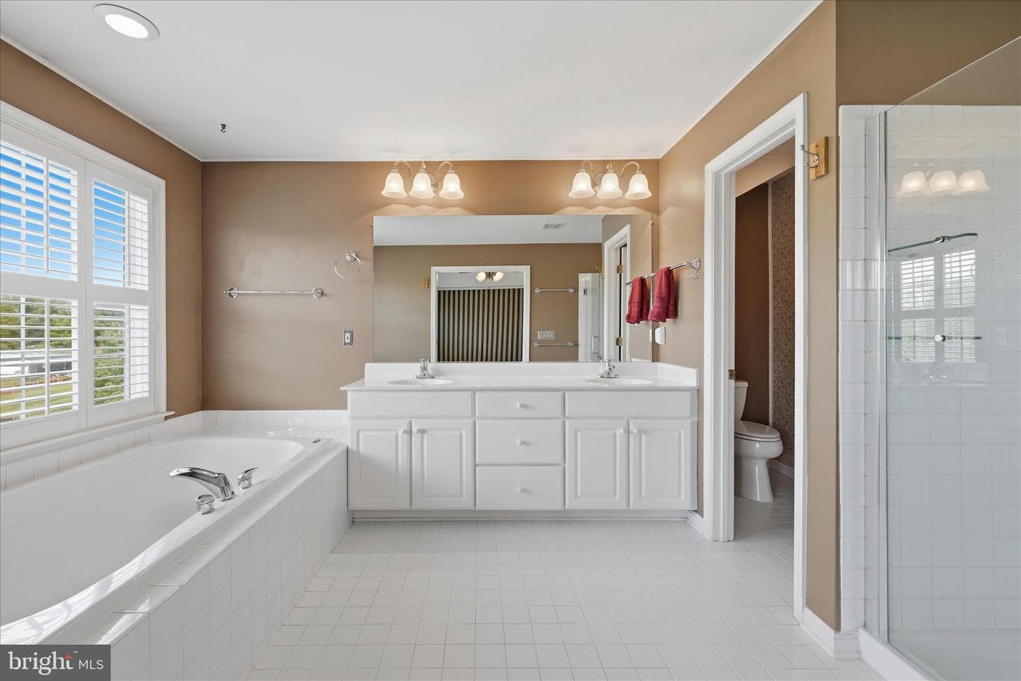 7009 Courtyard Way photo 35