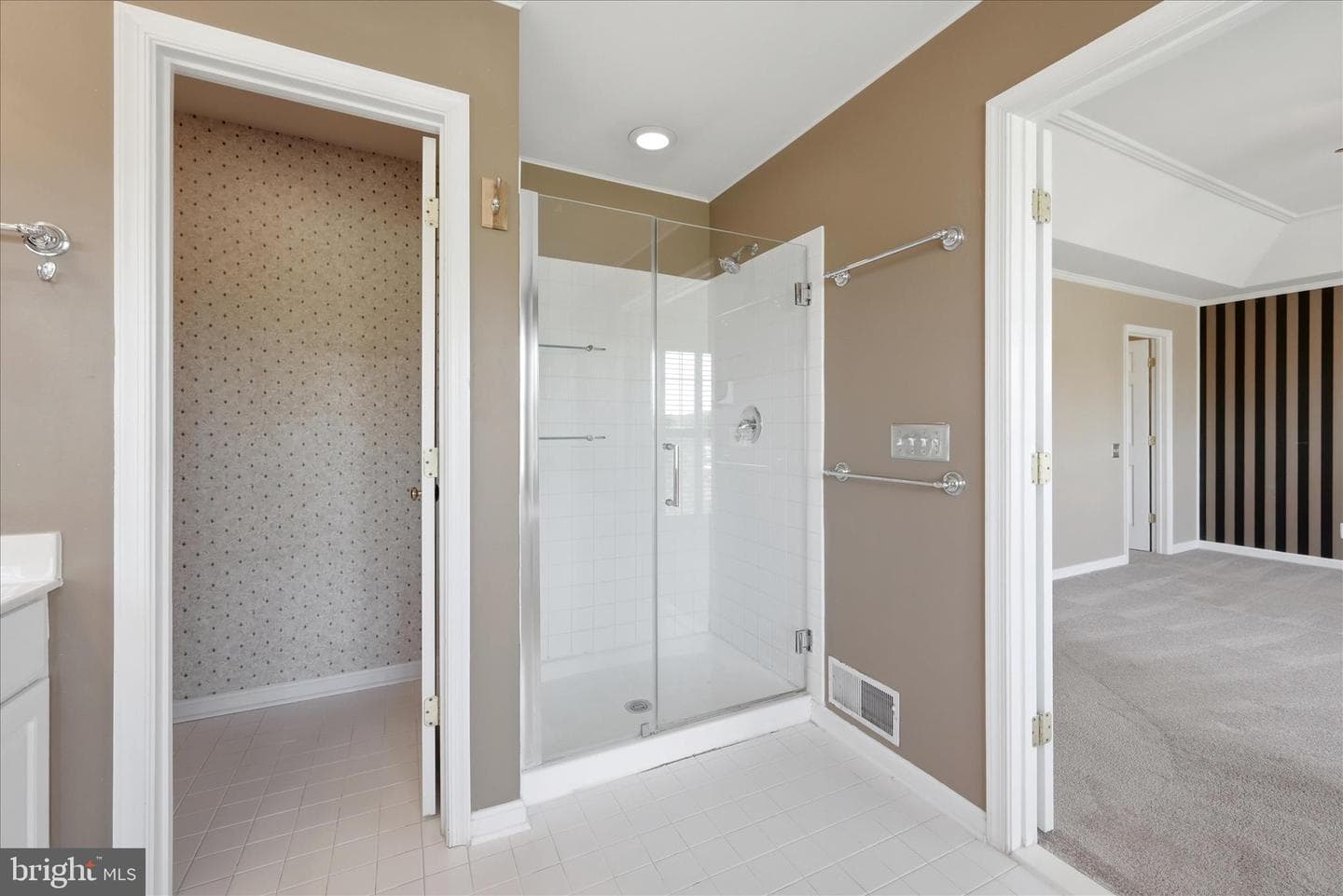 7009 Courtyard Way photo 36