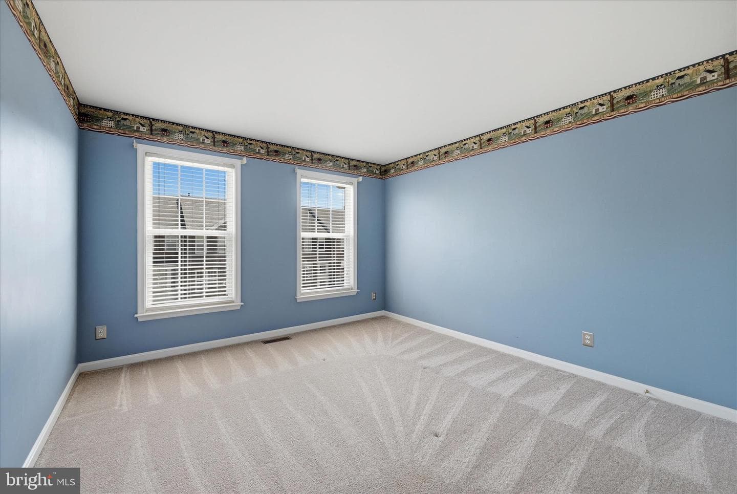 7009 Courtyard Way photo 41