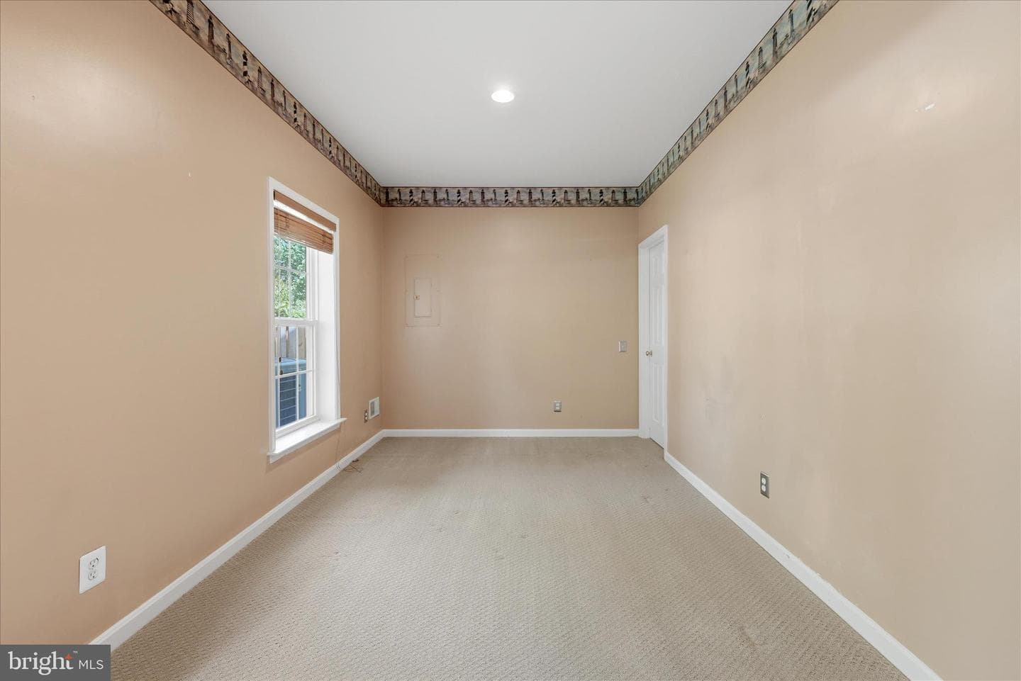 7009 Courtyard Way photo 50