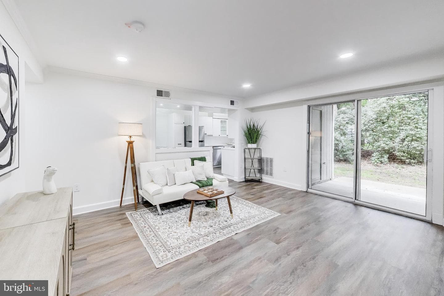 2746 Bordeaux Place photo 6