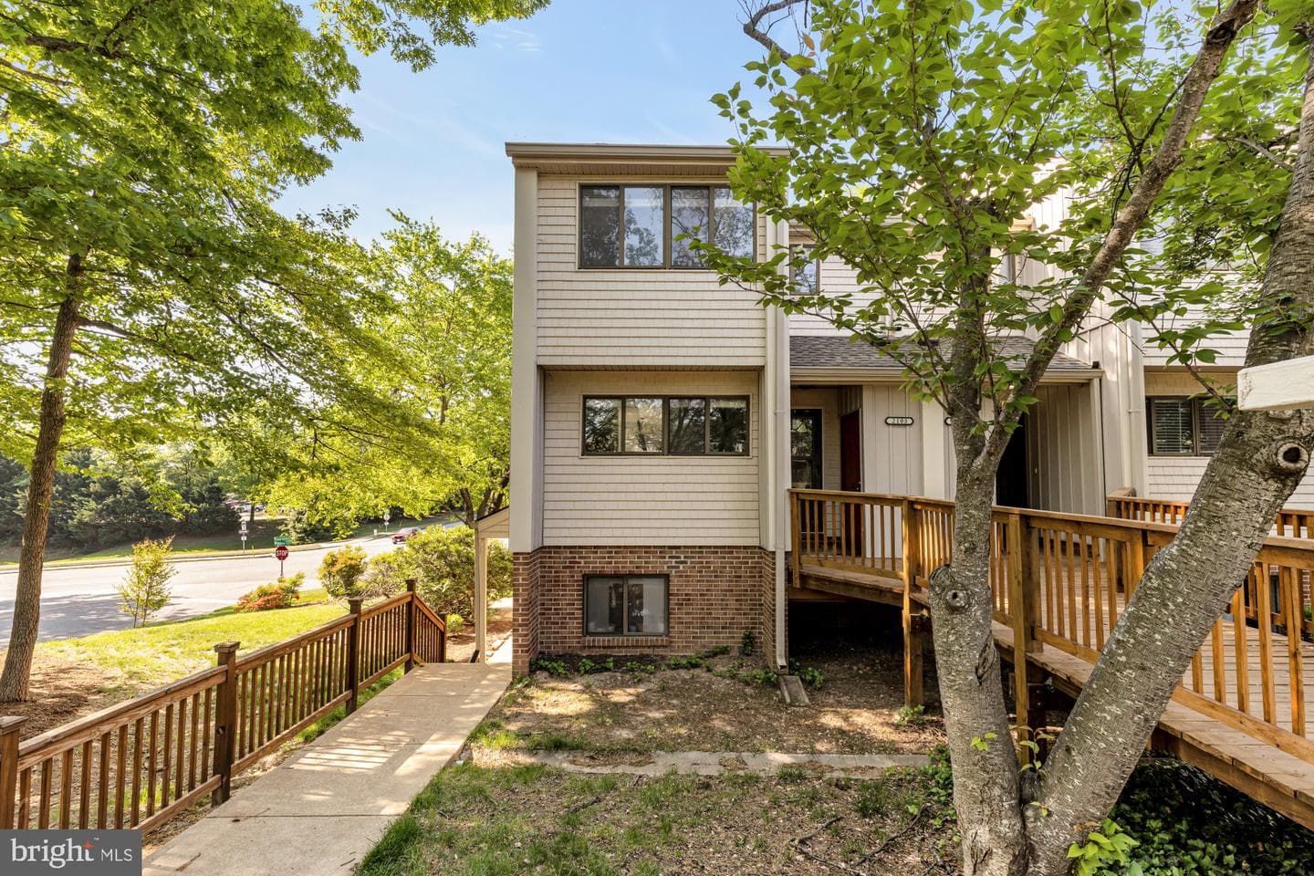 2103 Old Landing Way photo 3