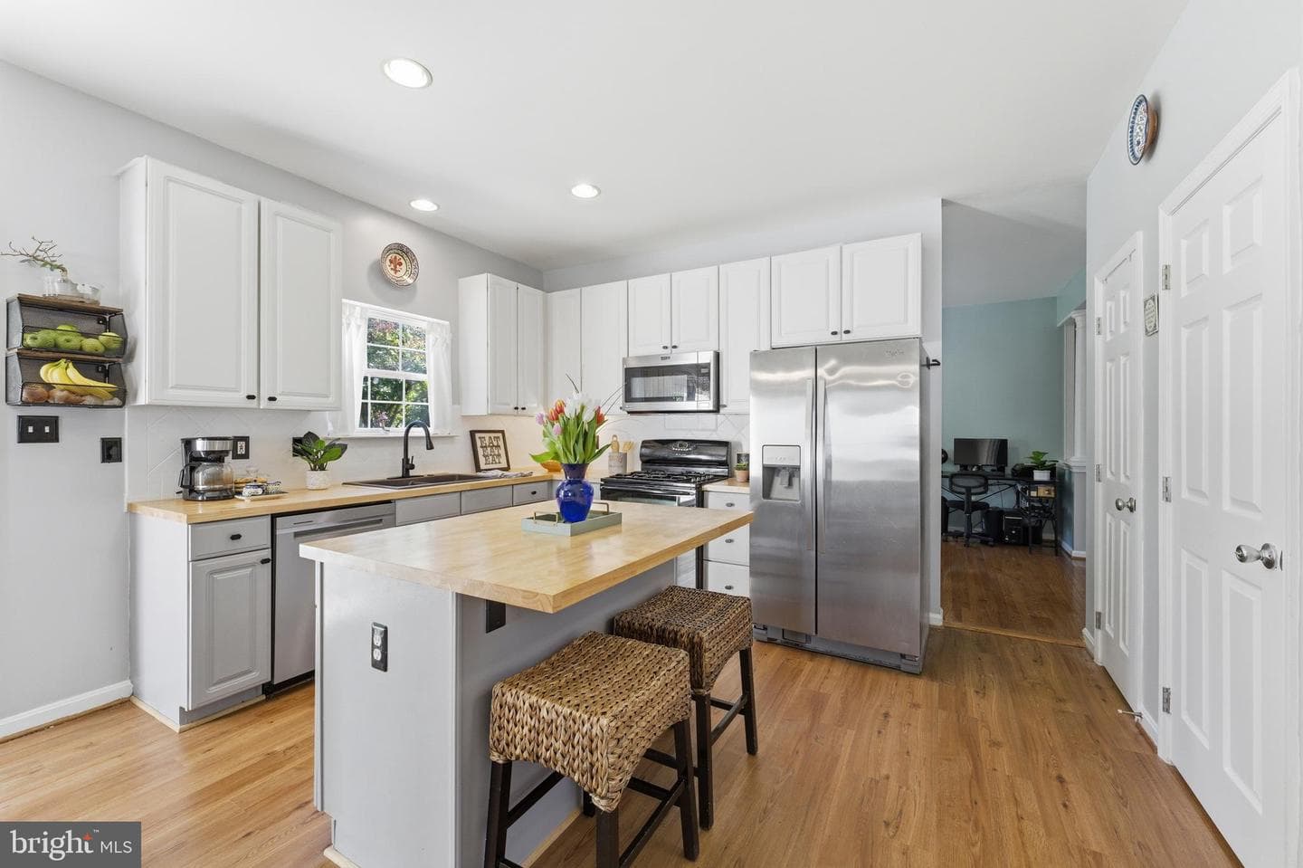14889 Greenhill Crossing Drive photo 18