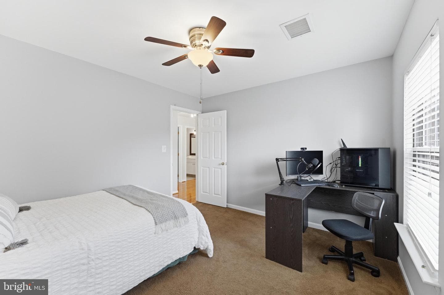 14889 Greenhill Crossing Drive photo 43