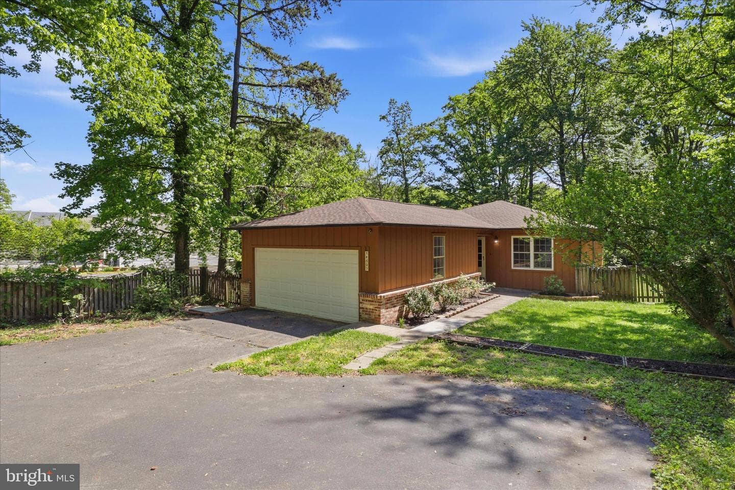 18507 Amidon Avenue photo 2