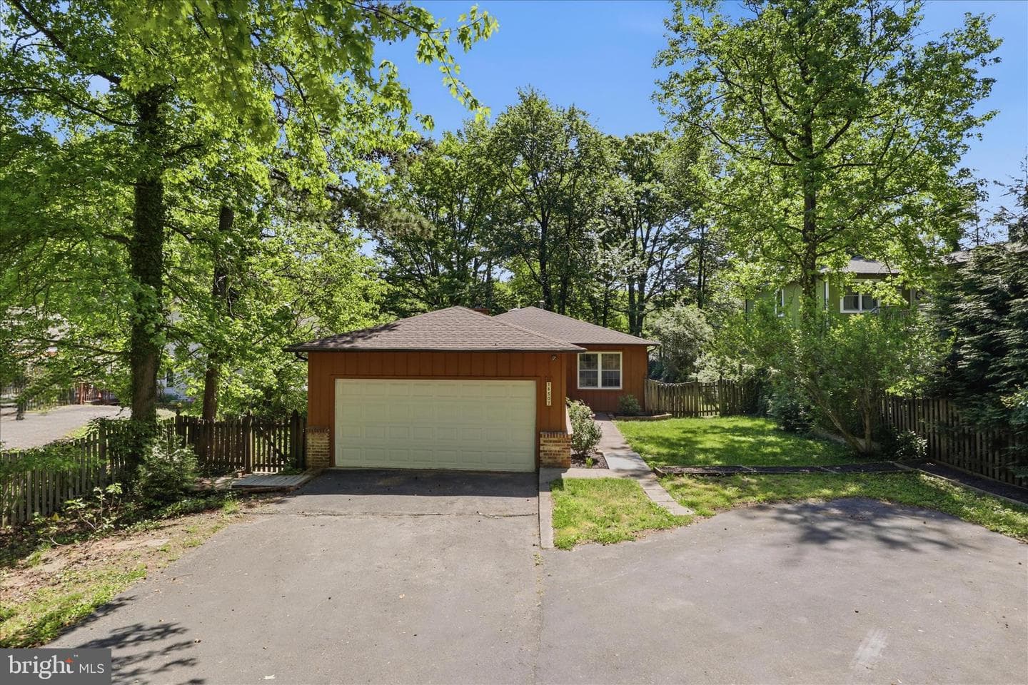 18507 Amidon Avenue photo 3