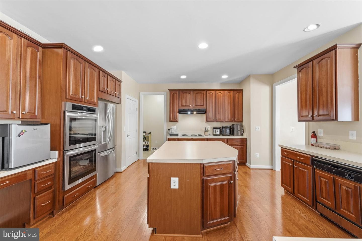 7236 Winnipeg Court photo 14