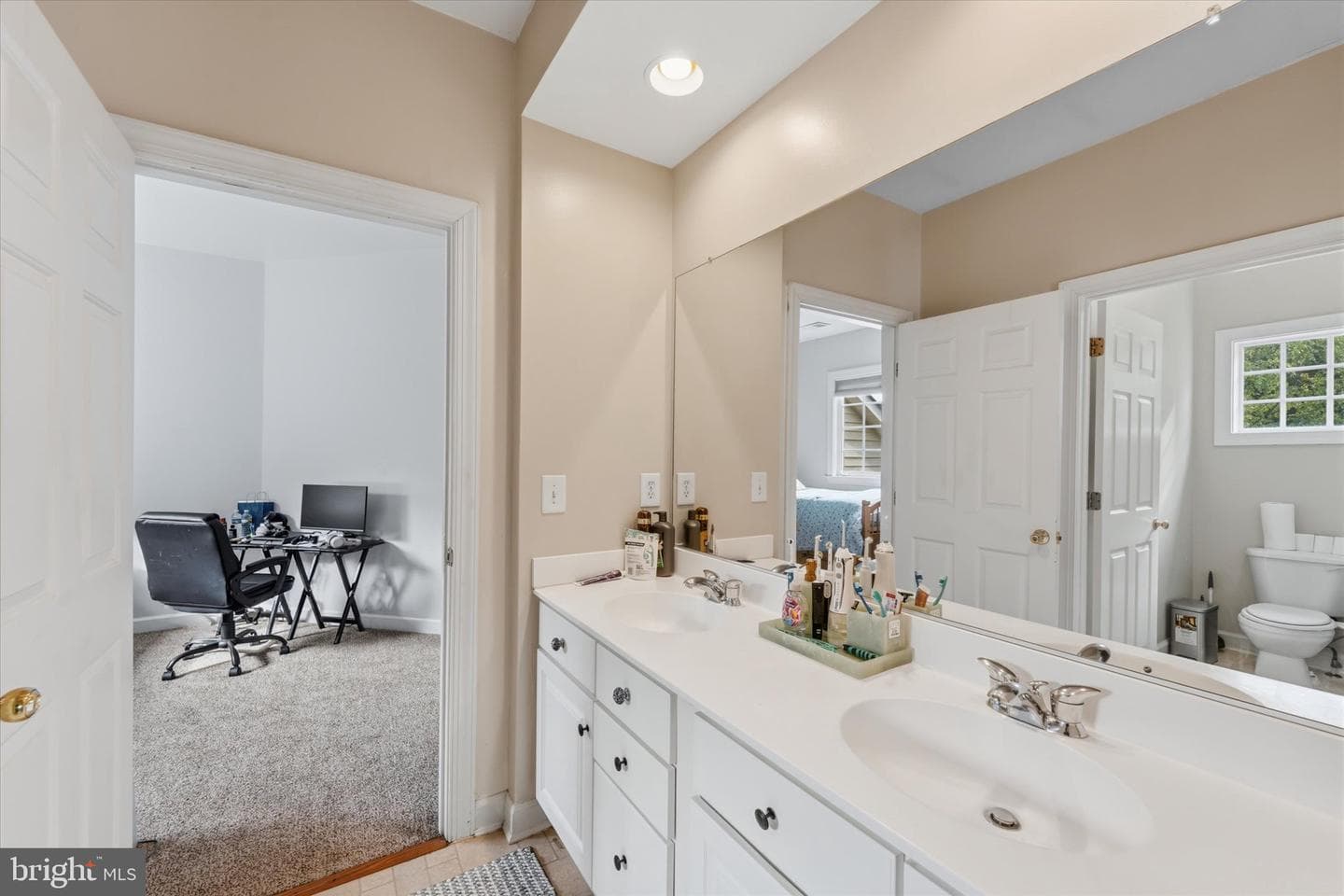 7236 Winnipeg Court photo 17