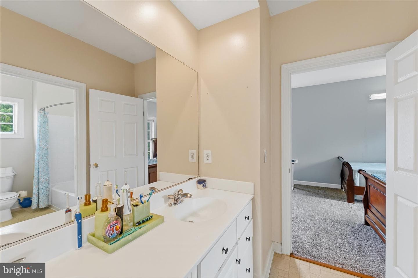 7236 Winnipeg Court photo 18