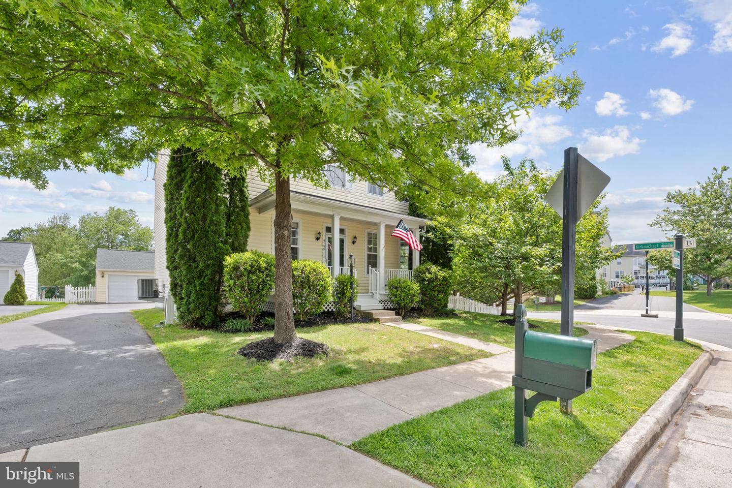 9799 Tombreck Court photo 2