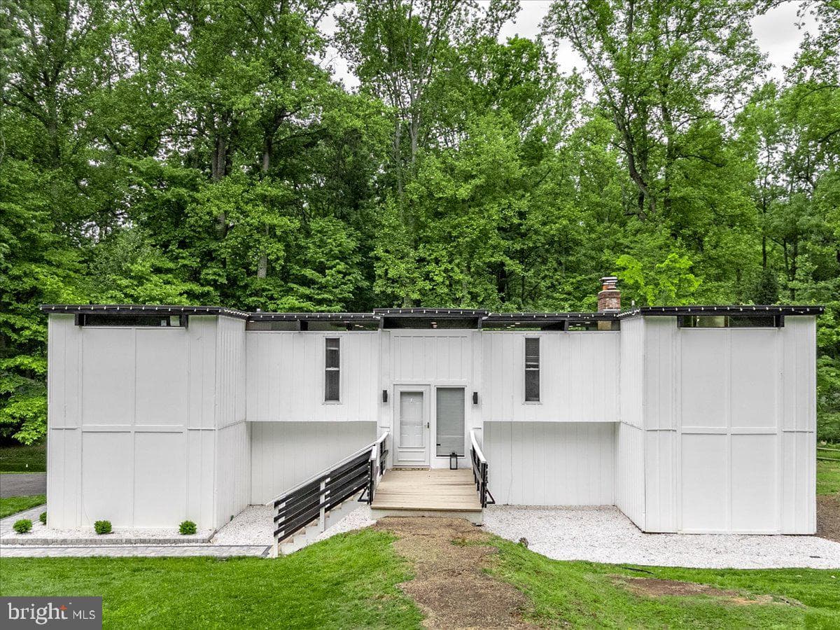7200 Ridgeway Drive photo 4