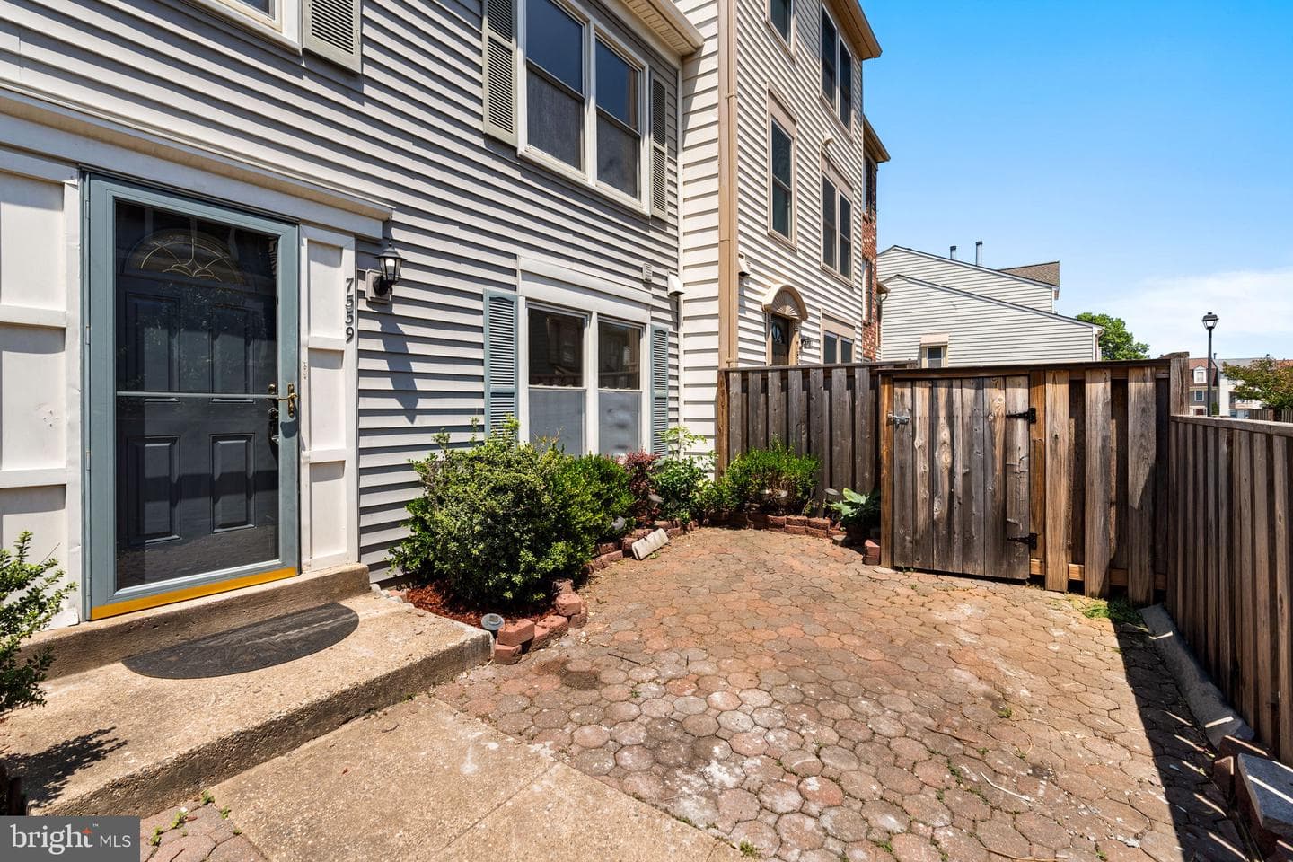 7559 Belle Grae Drive photo 3