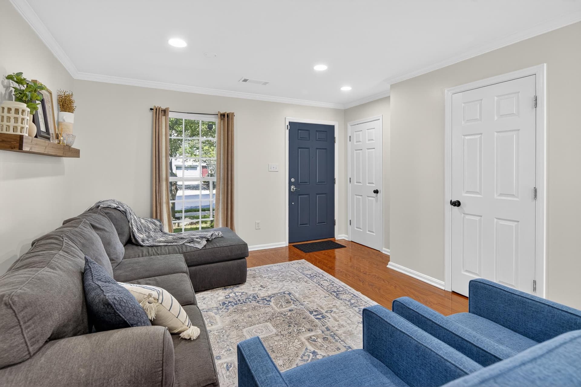 13735 Denham Way photo 6