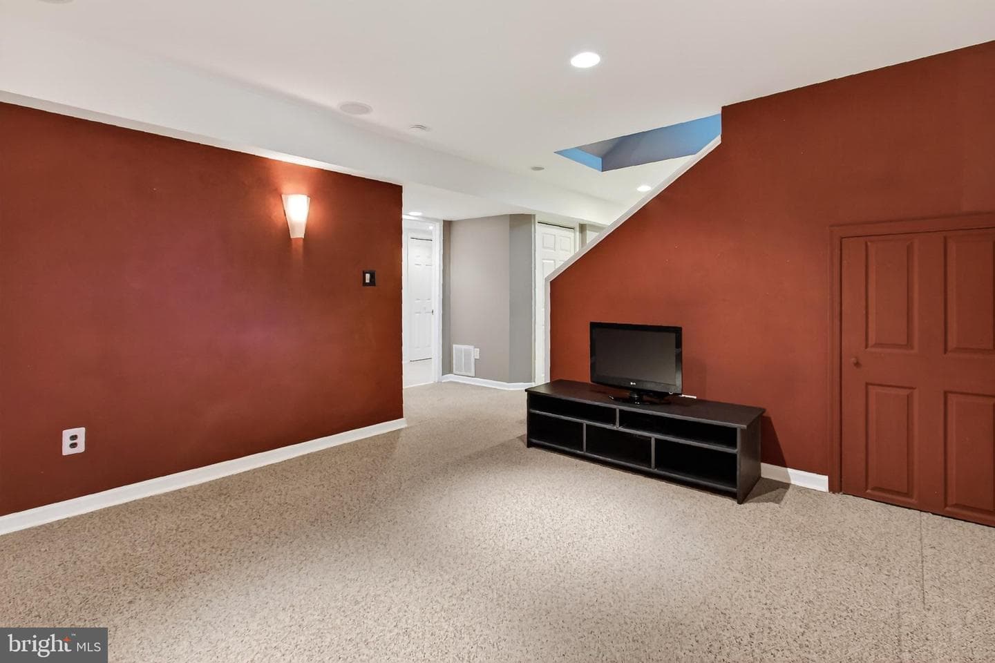 2090 Painter Court photo 21