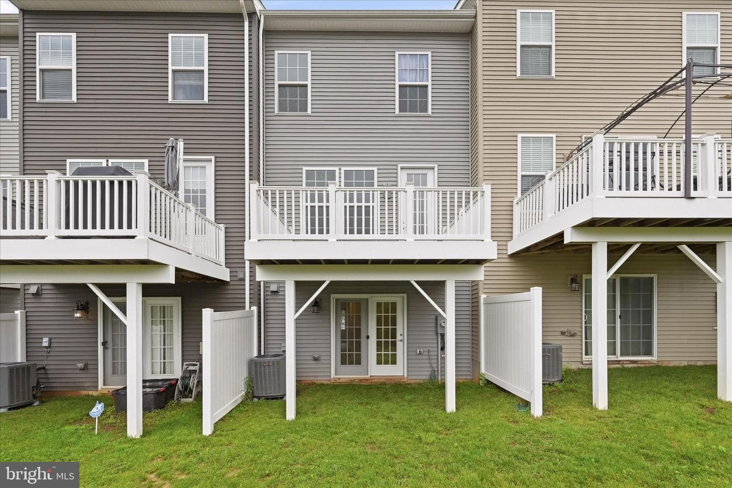 8761 Elsing Green Drive photo 2