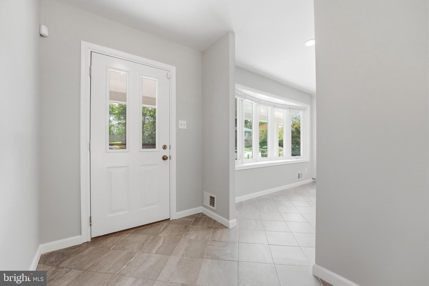 7410 Roxbury Avenue photo 9