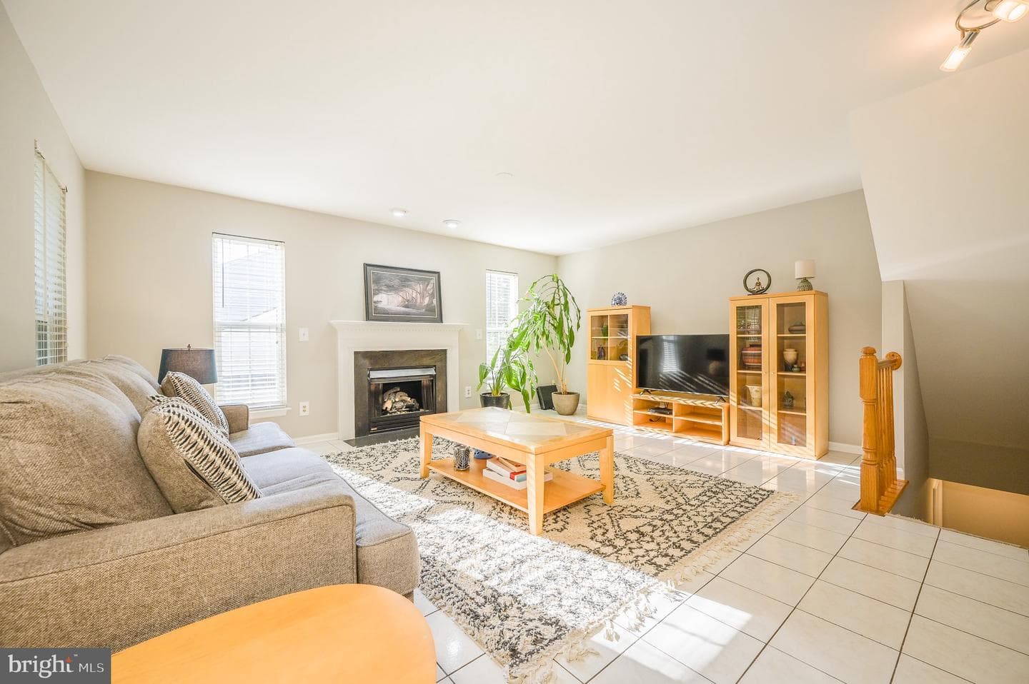 4929 Frishman Court photo 11