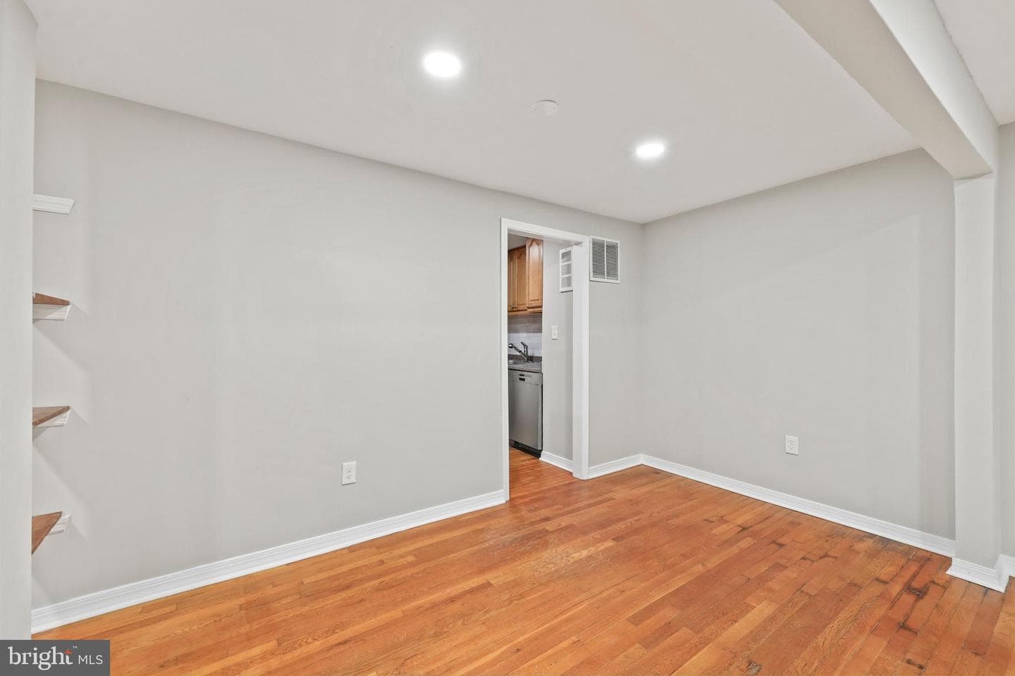 1403 Deerfield Lane photo 5