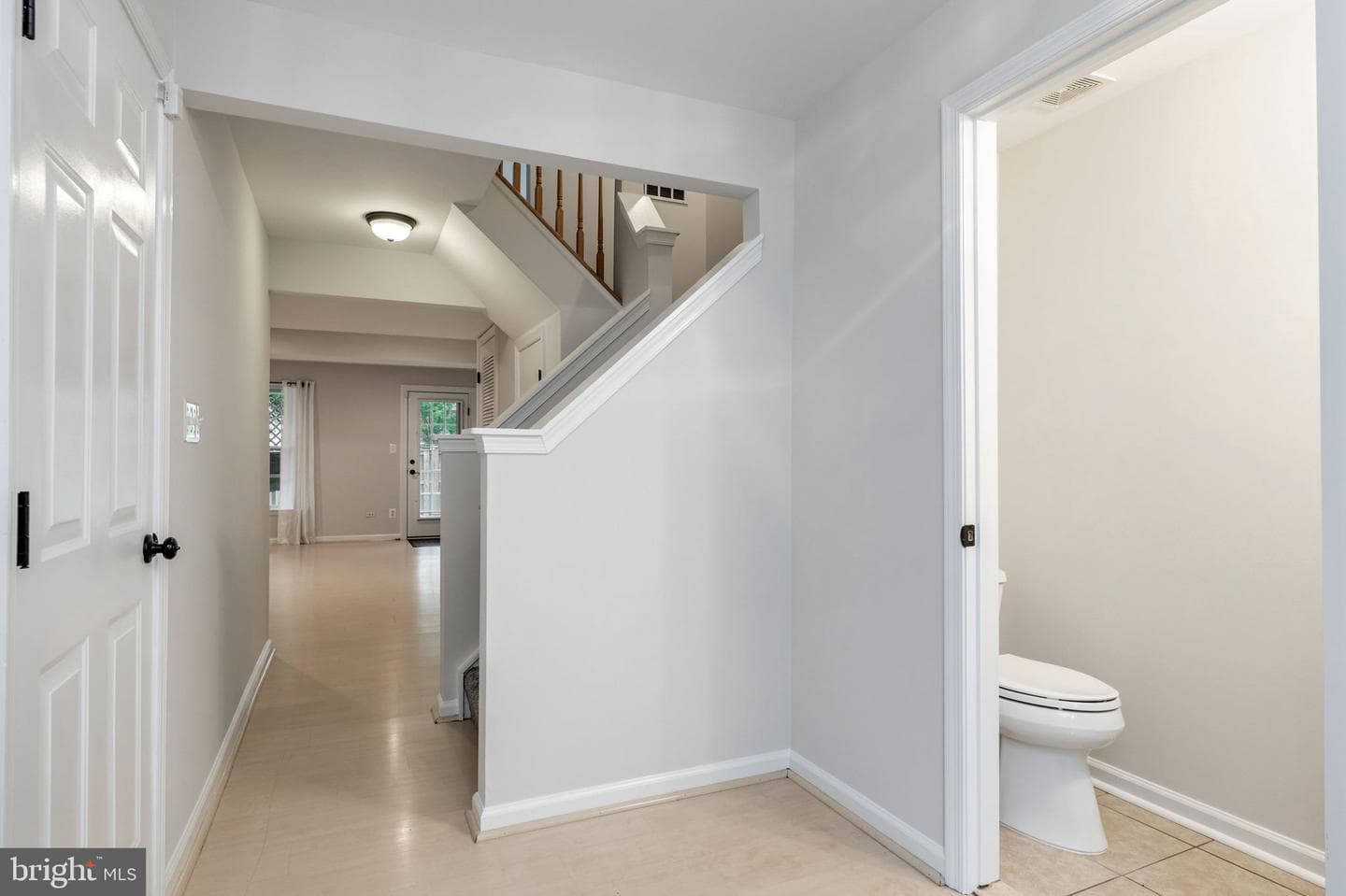 15720 Viewpoint Circle photo 4