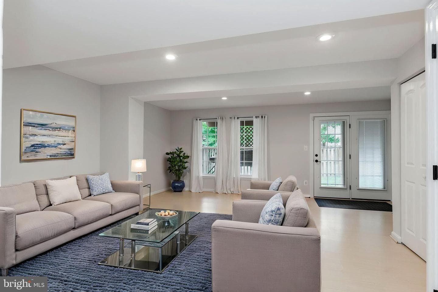 15720 Viewpoint Circle photo 6
