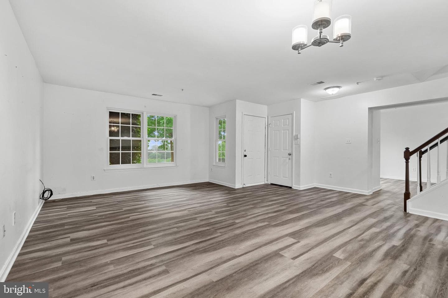 8005 Coachcrest Court photo 2