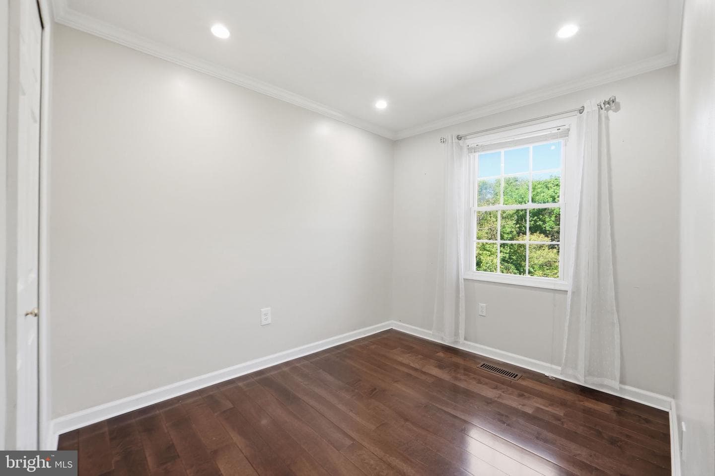 7402 Colton Lane photo 21
