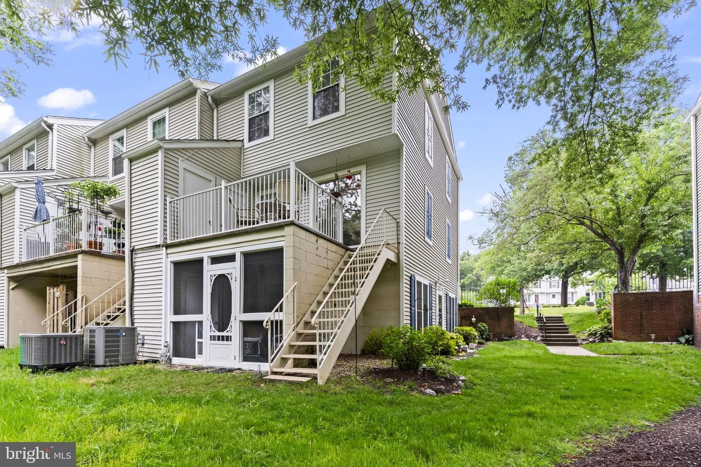 2860 Burgundy Place photo 27