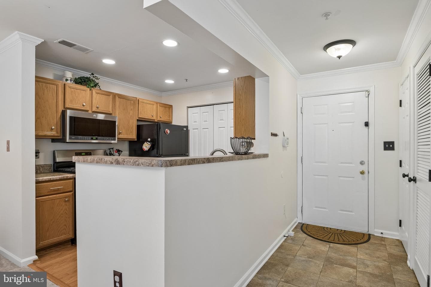 8103 Lacy Drive photo 2