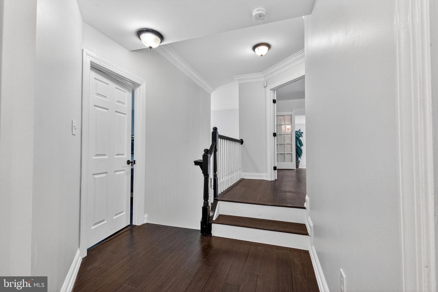8020 Amsterdam Court photo 32