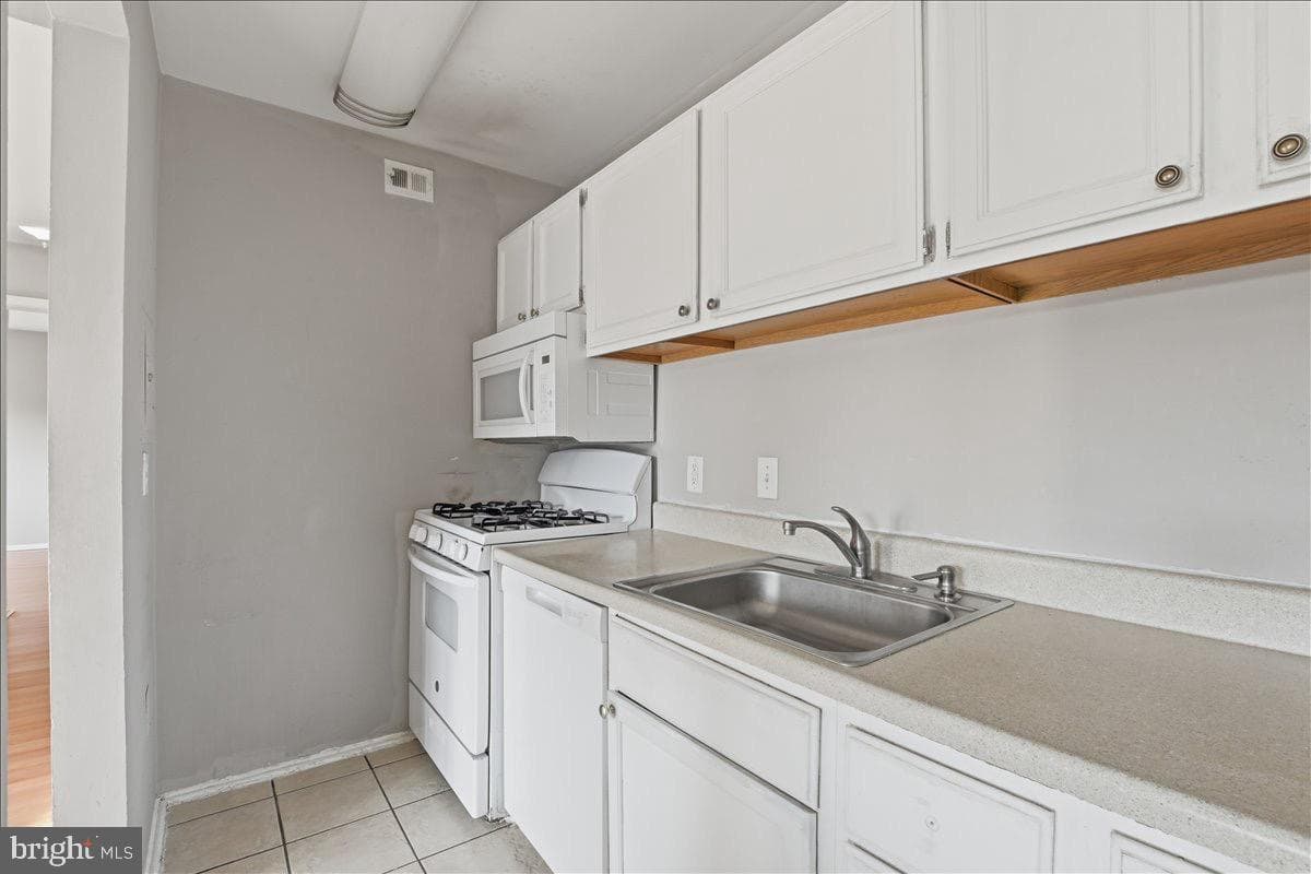 1550 Renate Drive #203 photo 12
