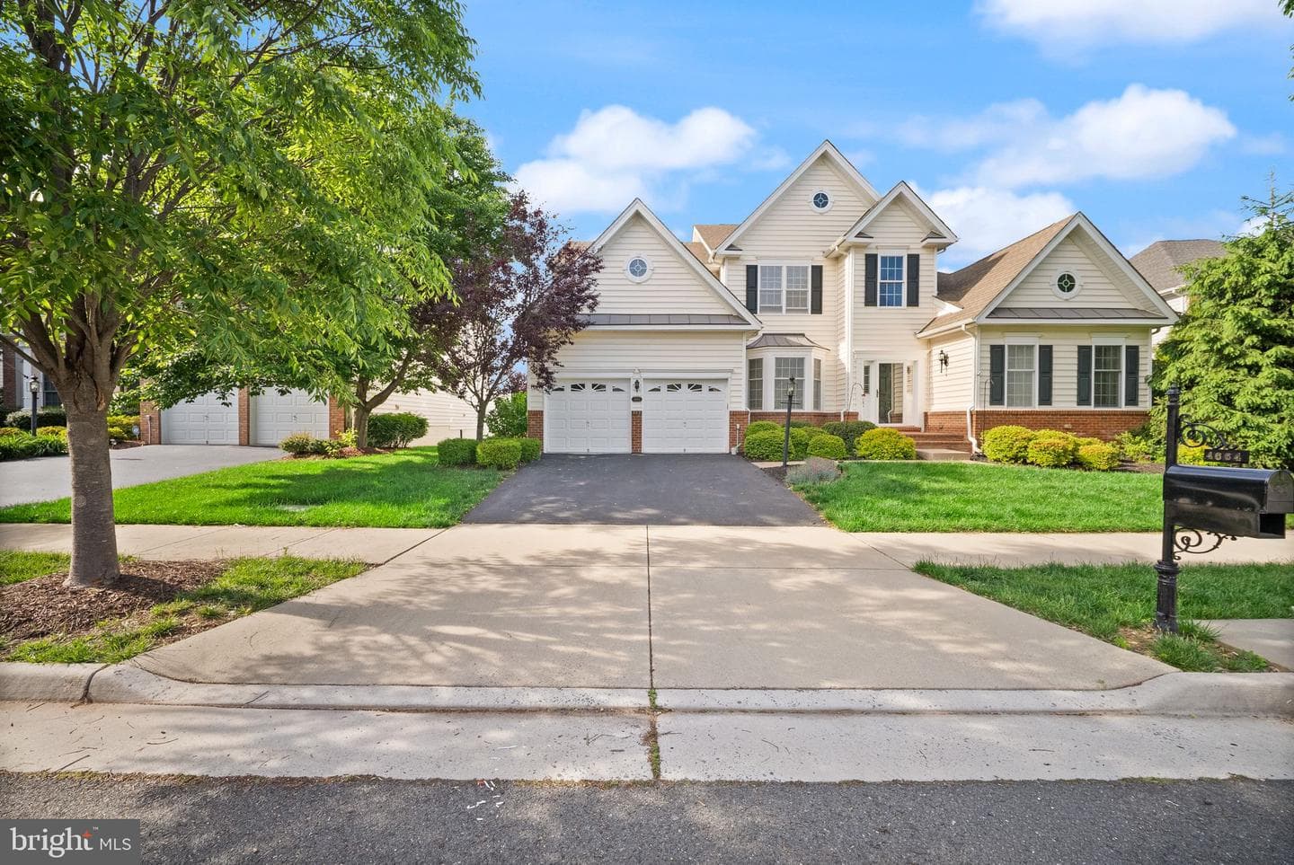 4664 Glass Mountain Way photo 3