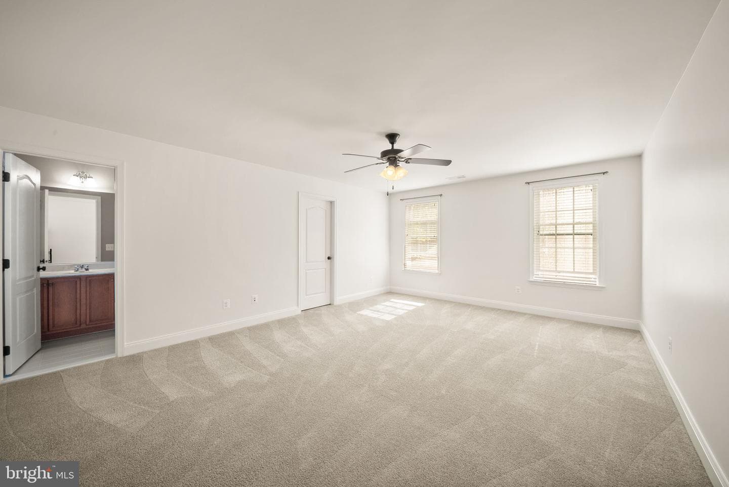 4664 Glass Mountain Way photo 46