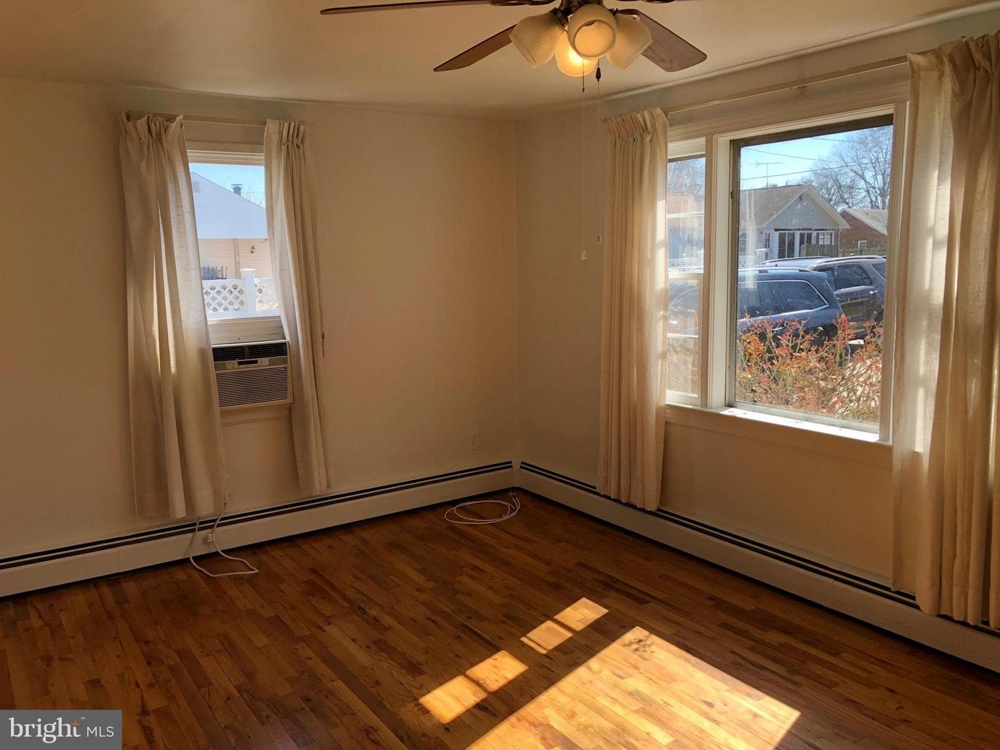 1114 Burton Street photo 2