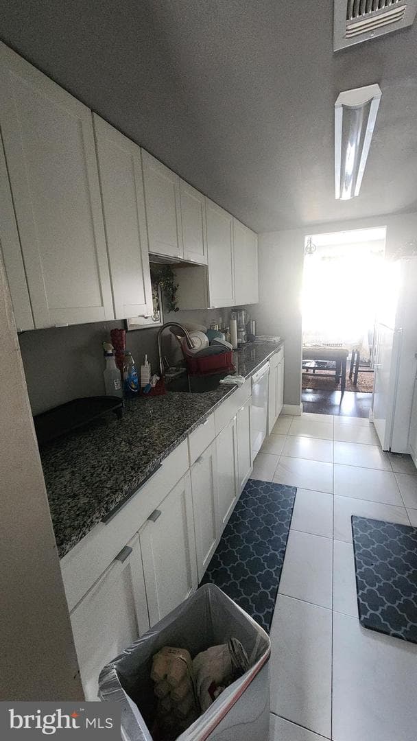 16607 Sutton Place photo 7
