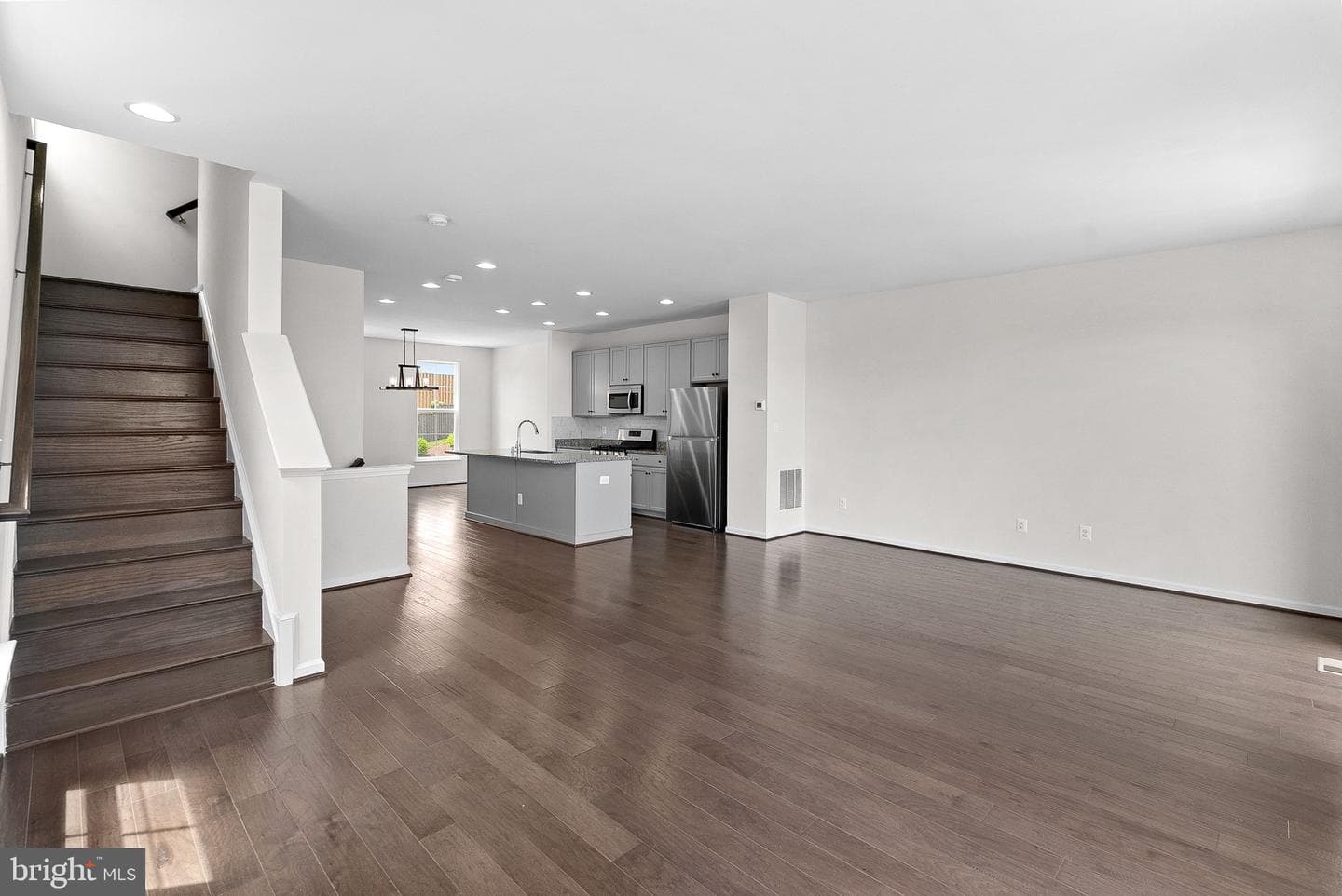 8192 Broad Place photo 4