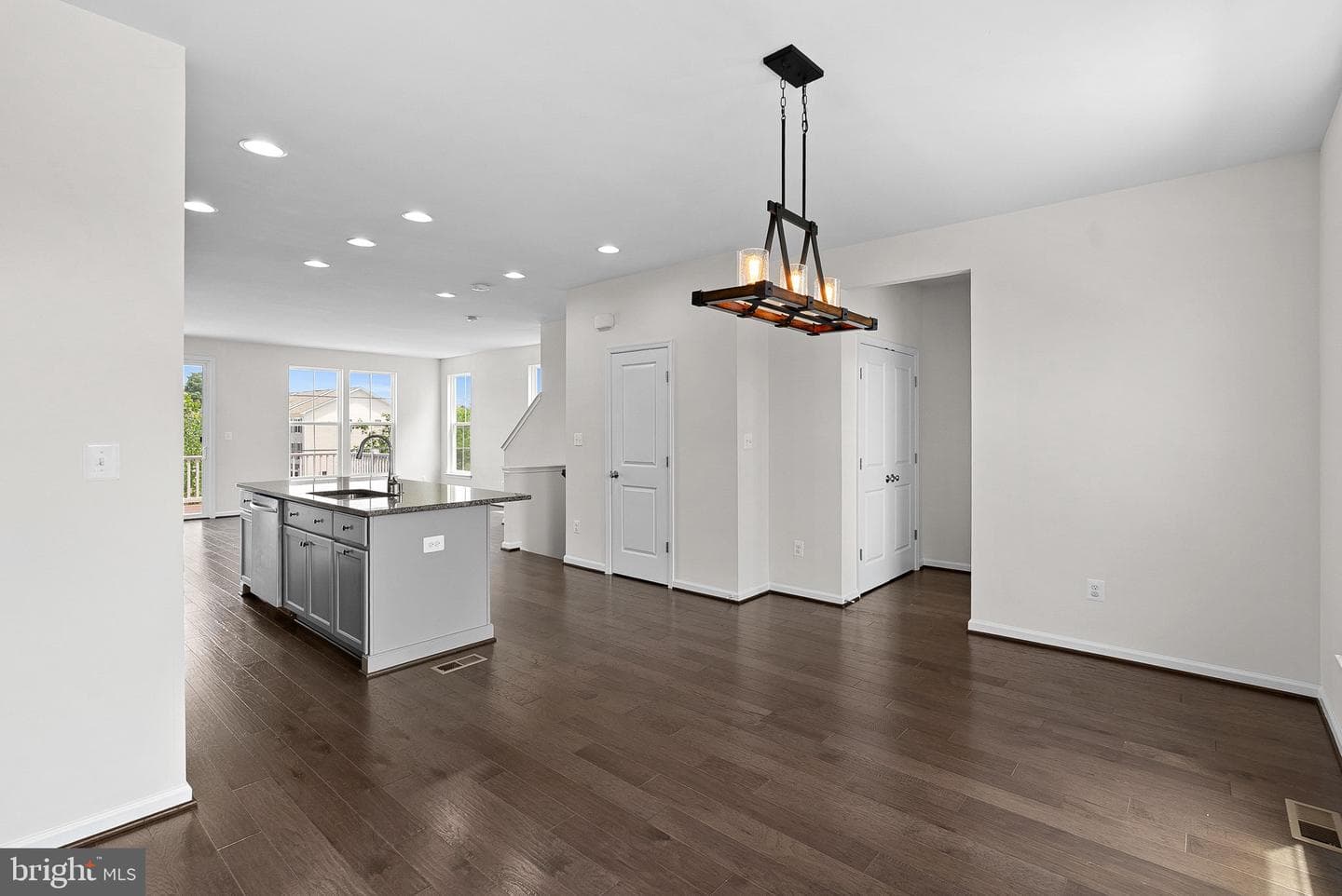 8192 Broad Place photo 5